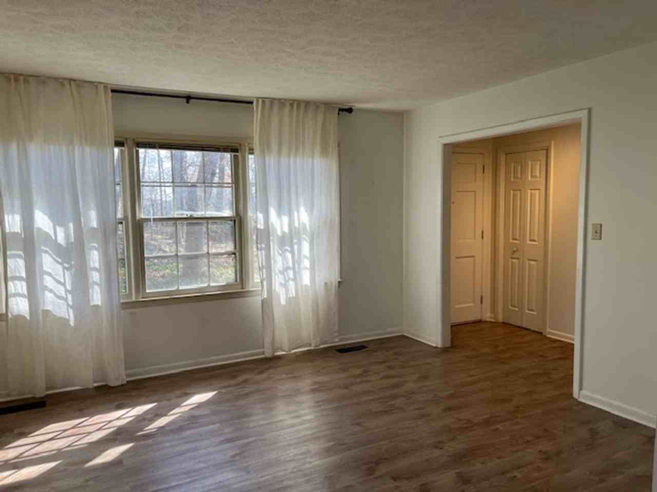 111 Keller Ave - Photo 6 of 21
