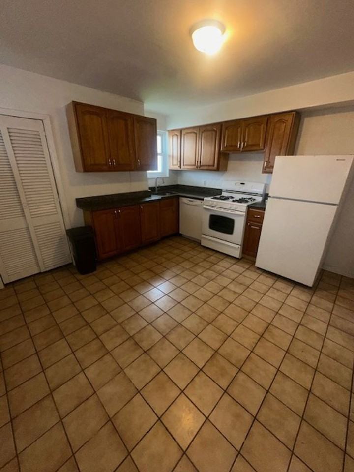 3423 Ward St - Photo 3 of 18