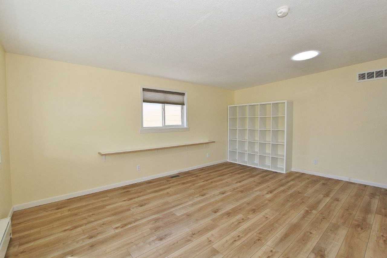 3091 N Rowland Ln - Photo 2 of 27