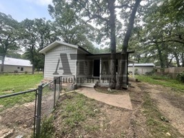 featured image of 142 Forrest Oaks Dr