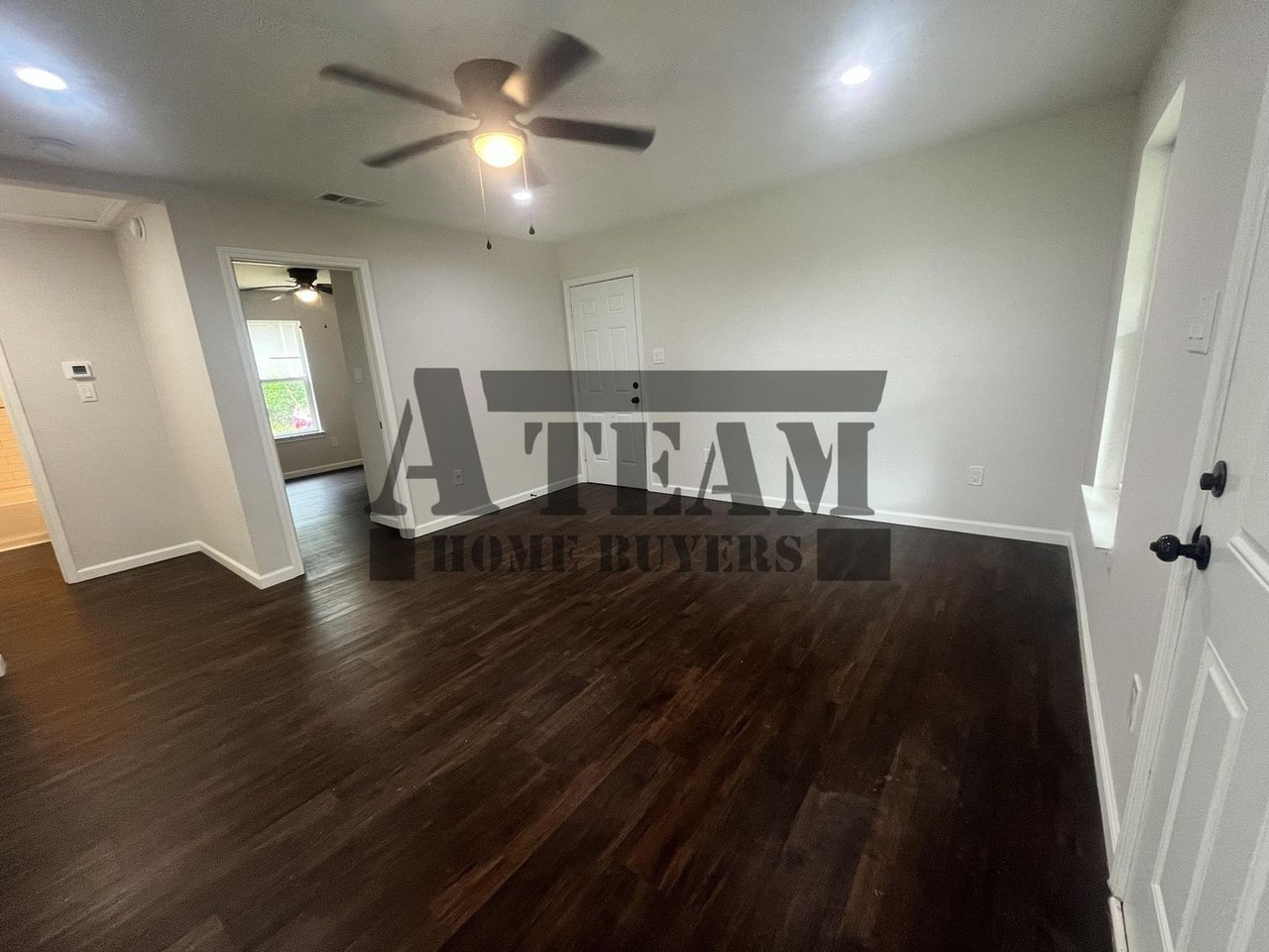 142 Forrest Oaks Dr - Photo 2 of 22