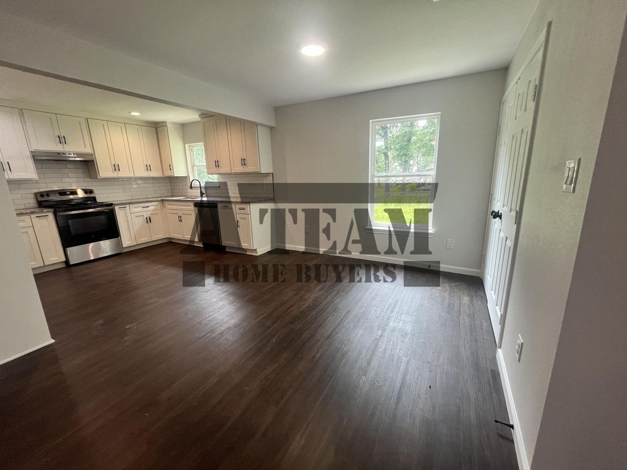 142 Forrest Oaks Dr - Photo 4 of 22
