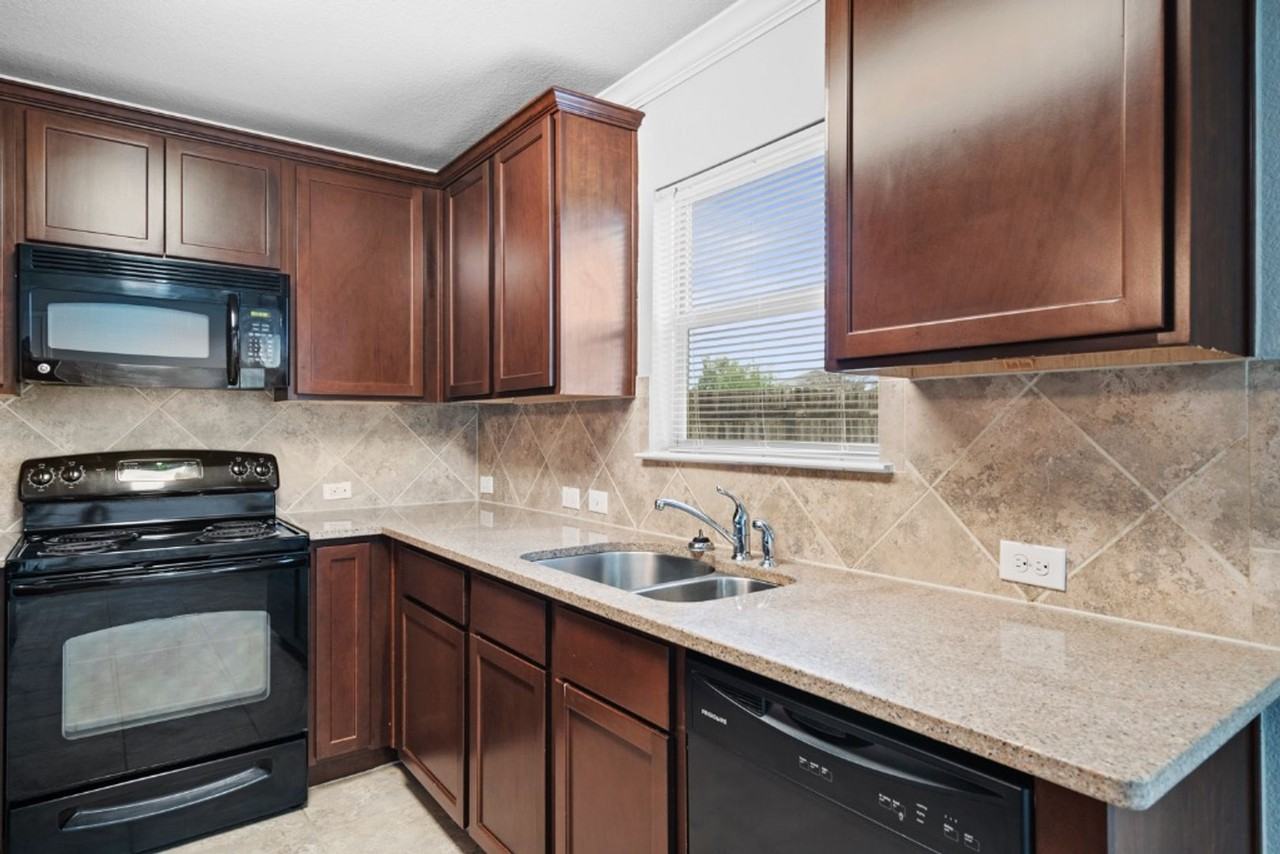 7204 Outfitter Dr - Photo 7 of 34