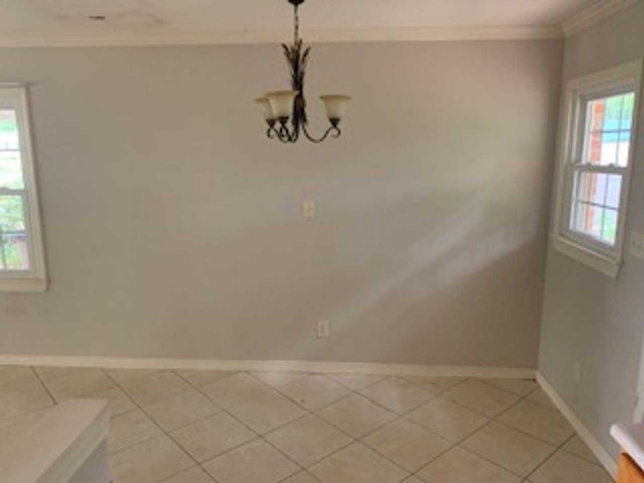 701 Merritt Dr - Photo 3 of 9