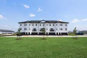 featured image of 400 Fast Ln