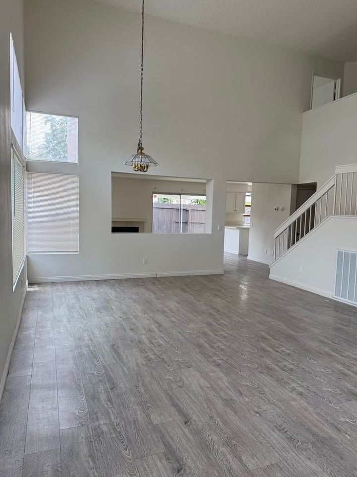 23797 Lone Pine Dr - Photo 3 of 13