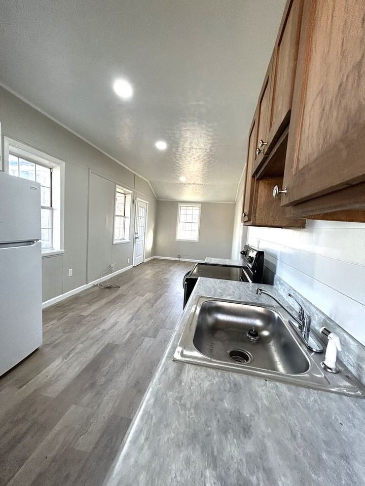 206 Bundrum Dr Nw - Photo 2 of 7