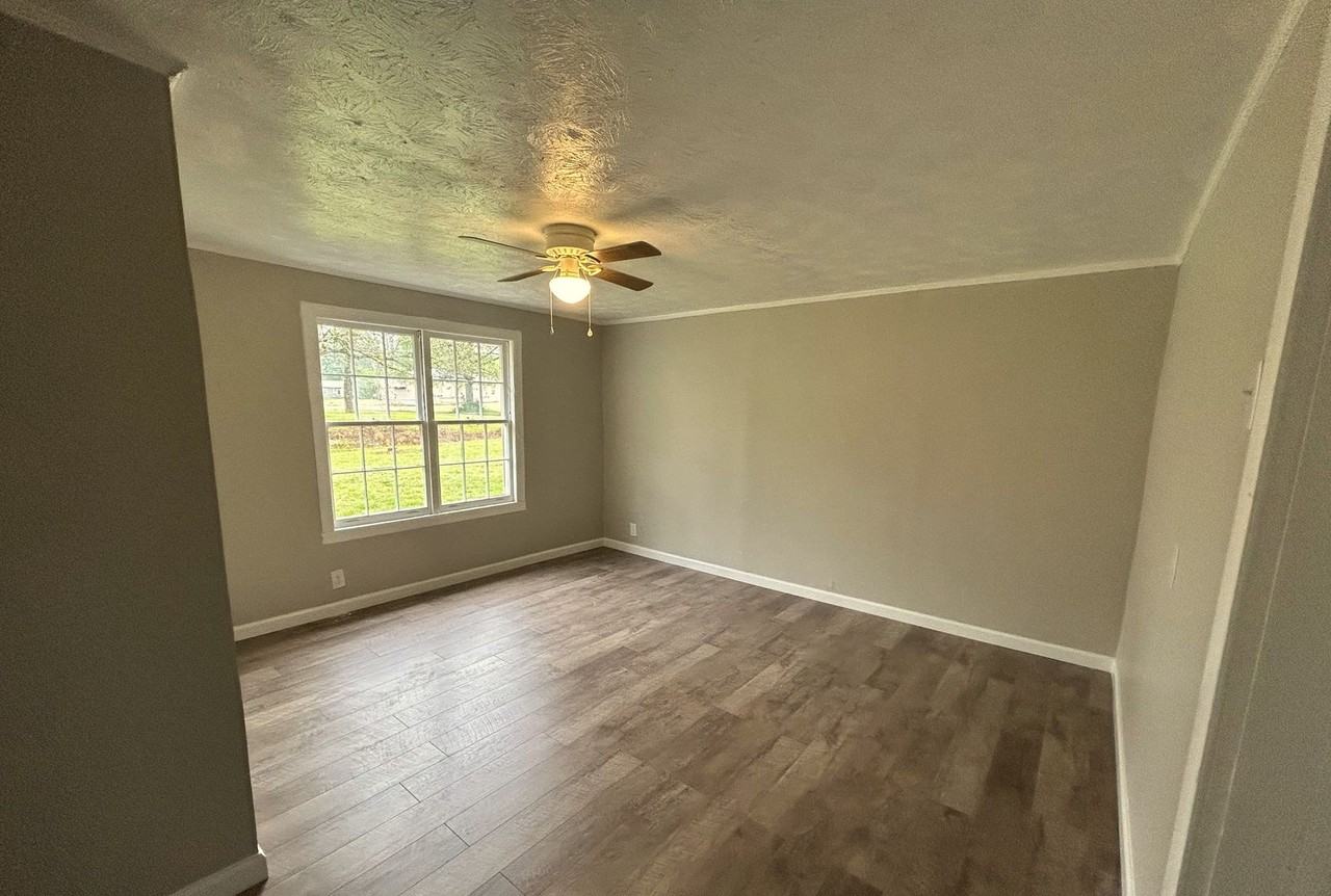 208 Bundrum Dr Nw - Photo 4 of 7