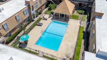 featured image of 2100 College Dr