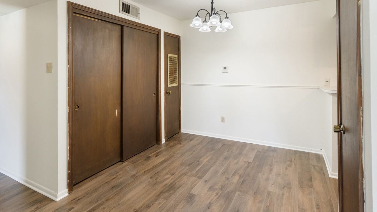 2100 College Dr - Photo 6 of 9