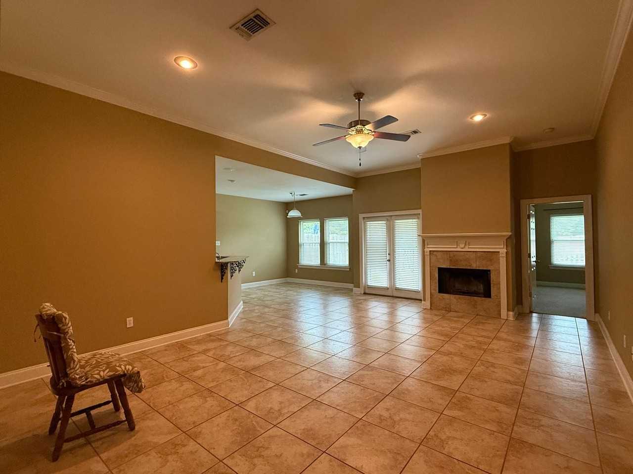 137 Cornerstone Dr - Photo 6 of 31