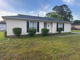 featured image of 3202 Gerald Dr E