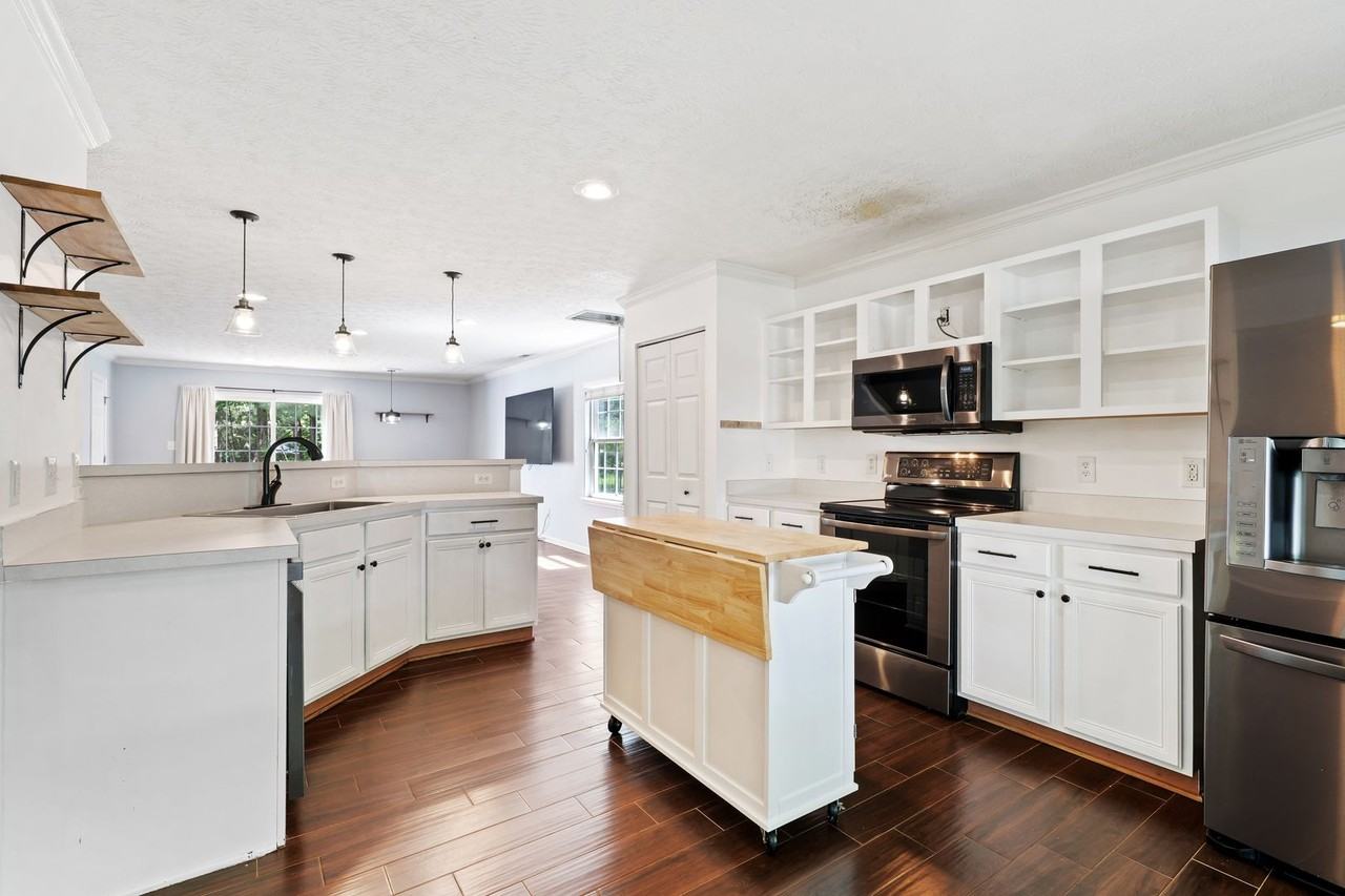 3141 Ivey Wood Lane - Photo 3 of 23