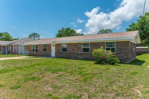 featured image of 1416 Palm Blvd S