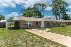 featured image of 1416 Palm Blvd S