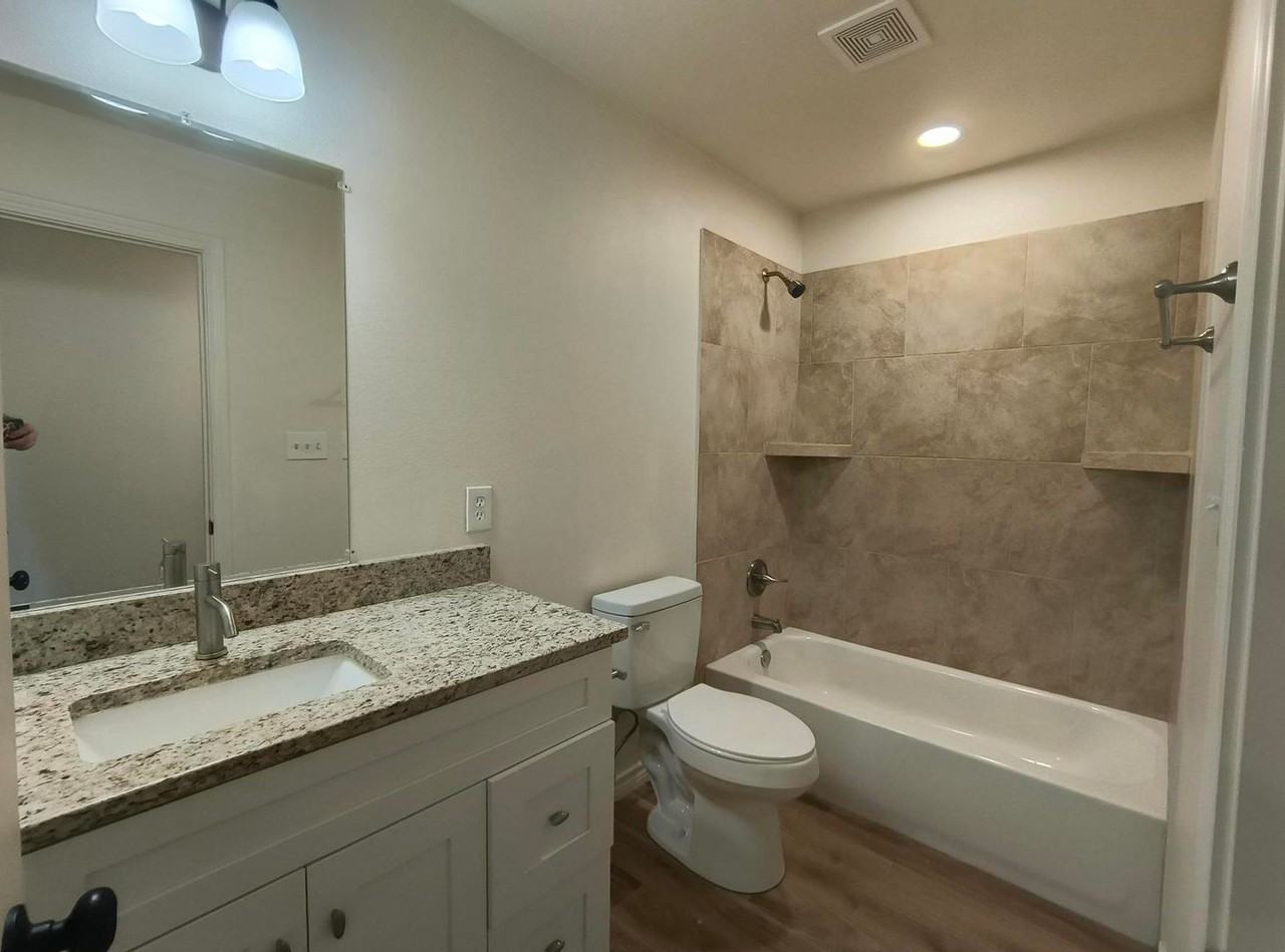 3522 Crockett St - Photo 5 of 8