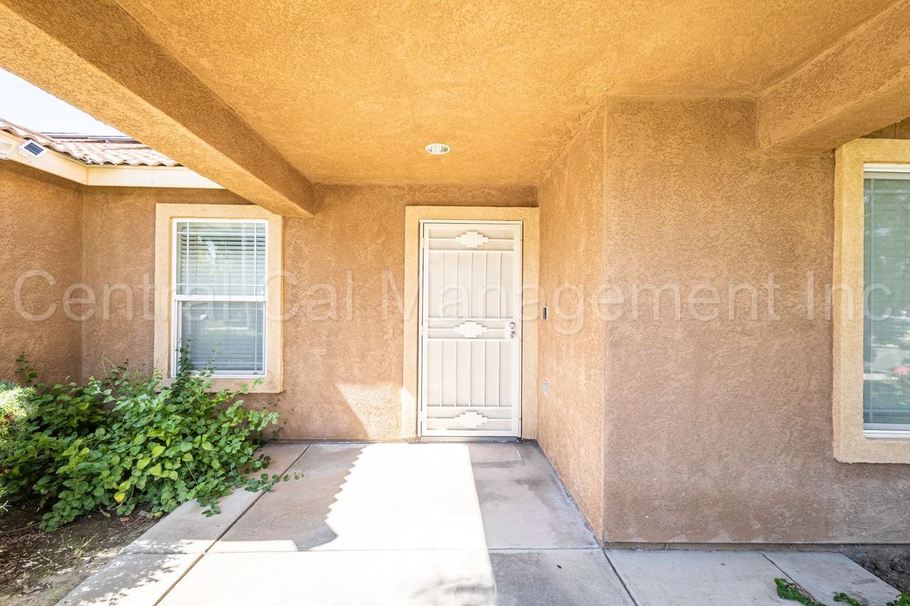 9010 Long Island Dr - Photo 2 of 30