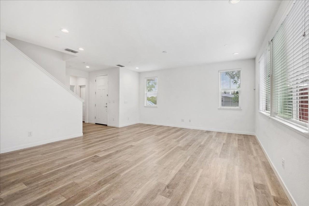 4073 Gloster Way - Photo 3 of 28