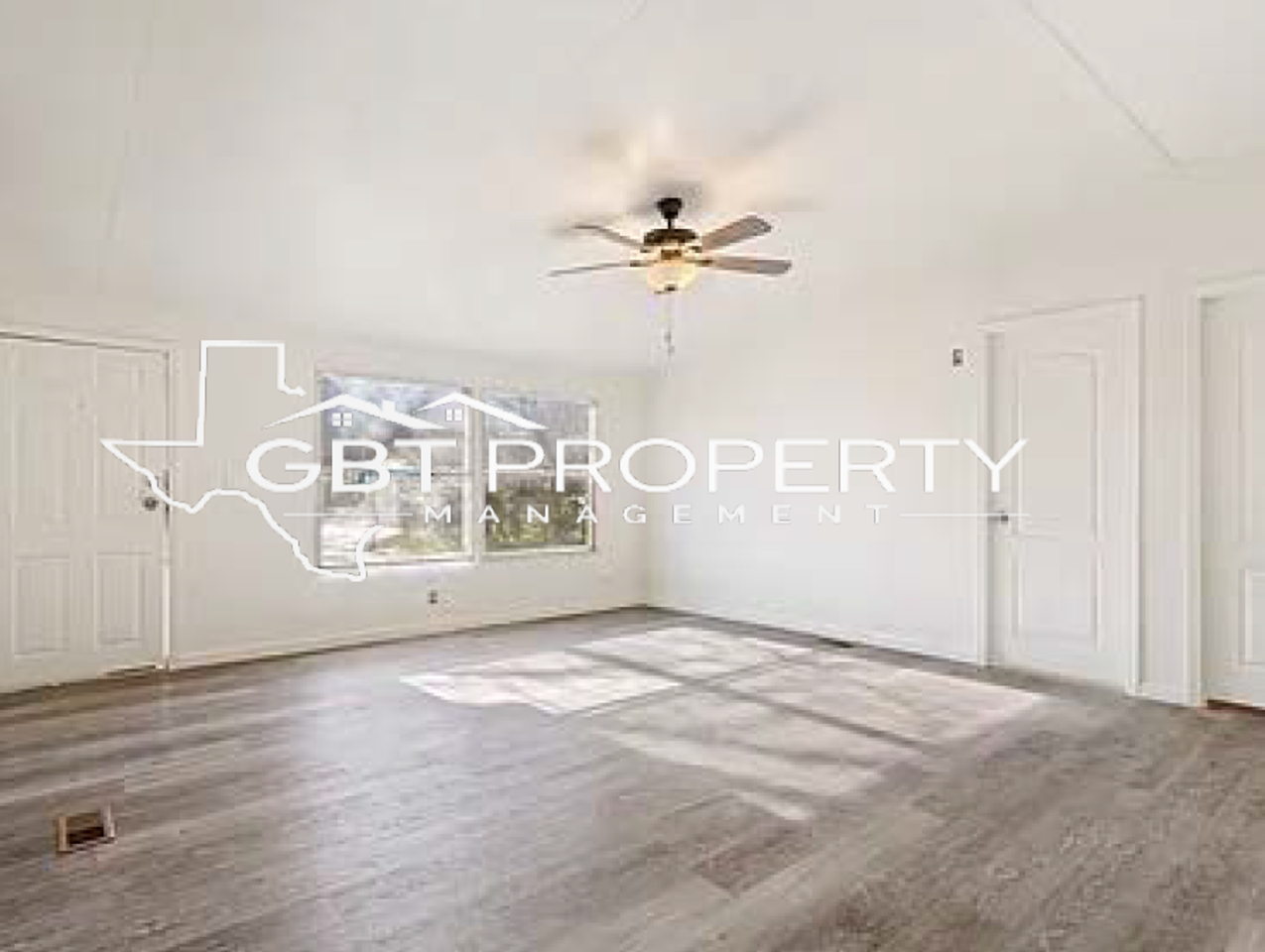 1615 Crockett St - Photo 4 of 5