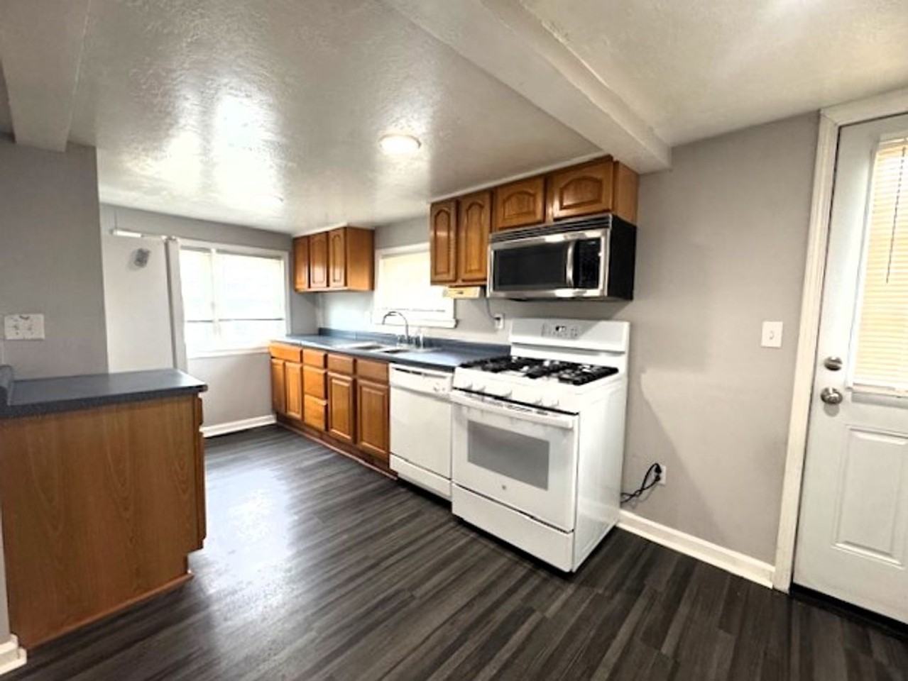 289 Howk St - Photo 2 of 25