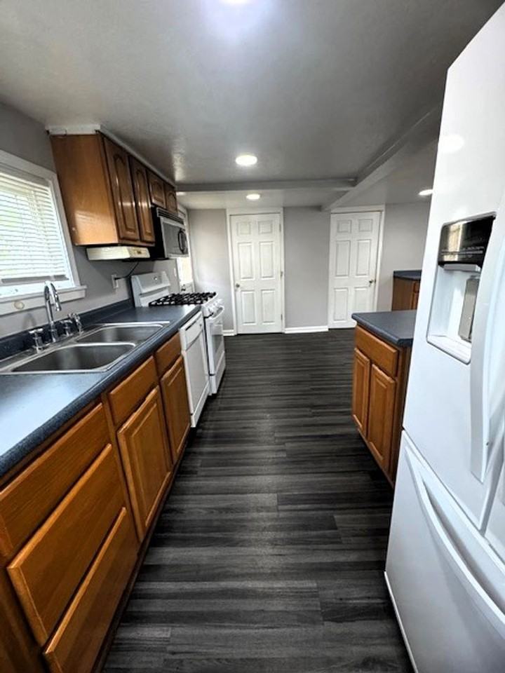 289 Howk St - Photo 3 of 25