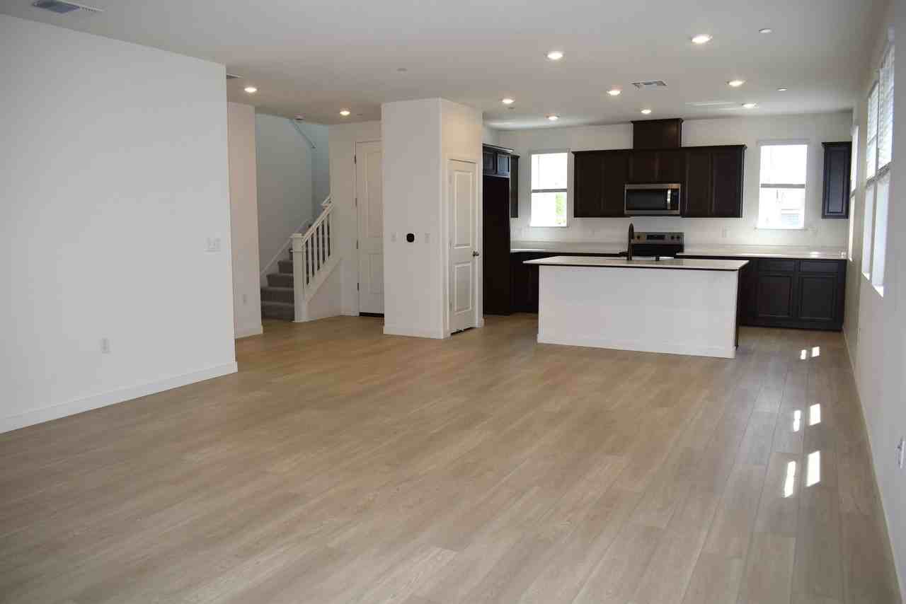 10114 Elise Way - Photo 3 of 22