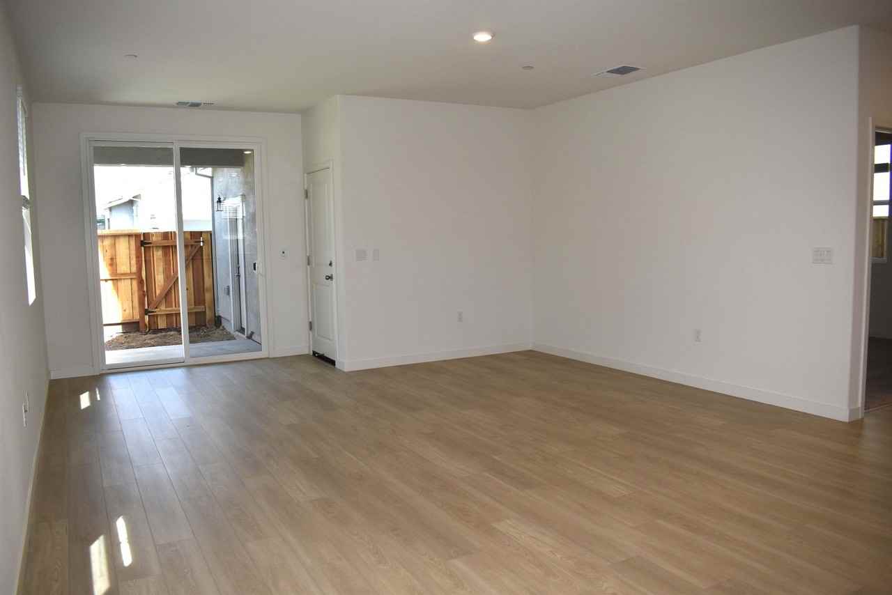 10114 Elise Way - Photo 4 of 22