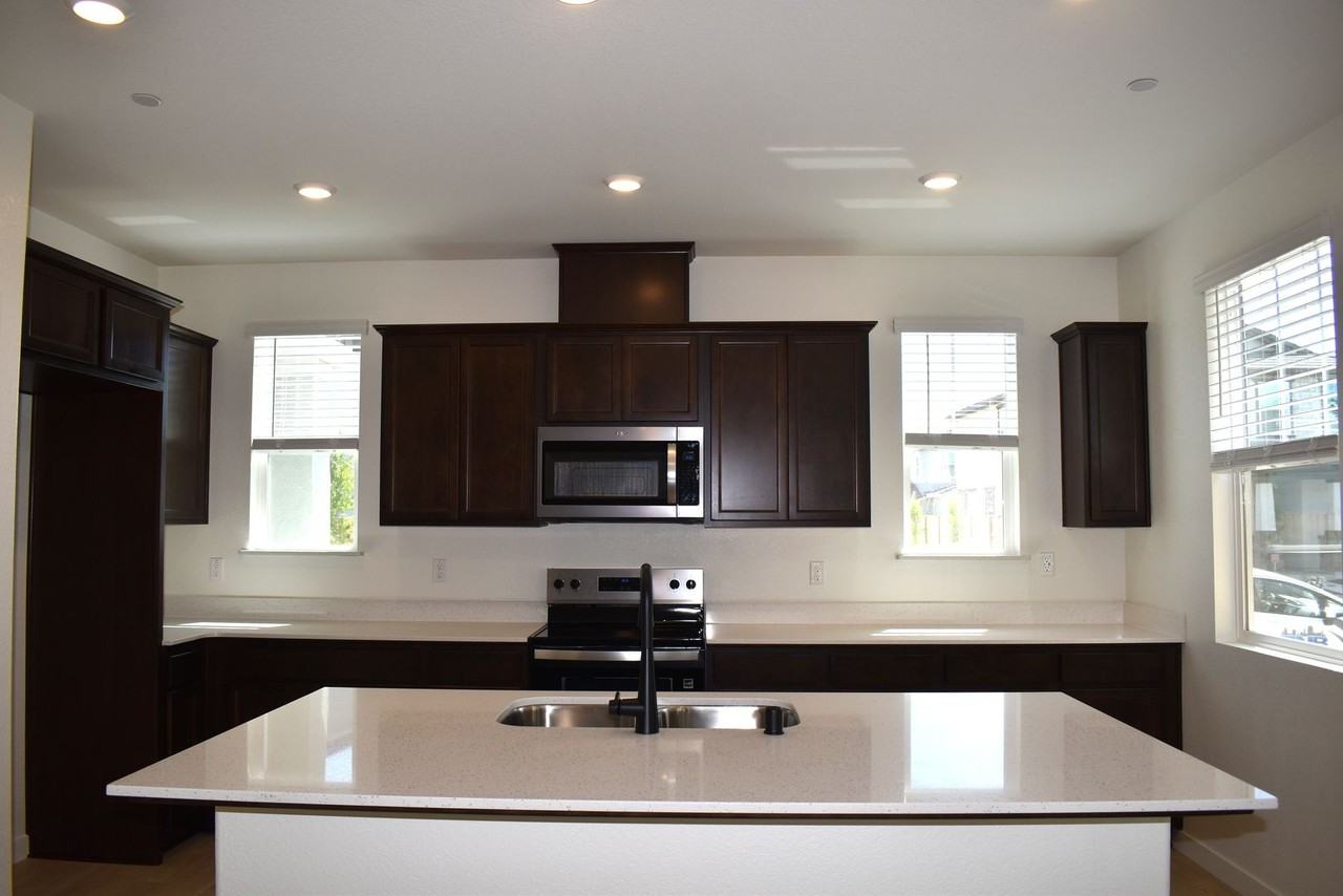 10114 Elise Way - Photo 5 of 22