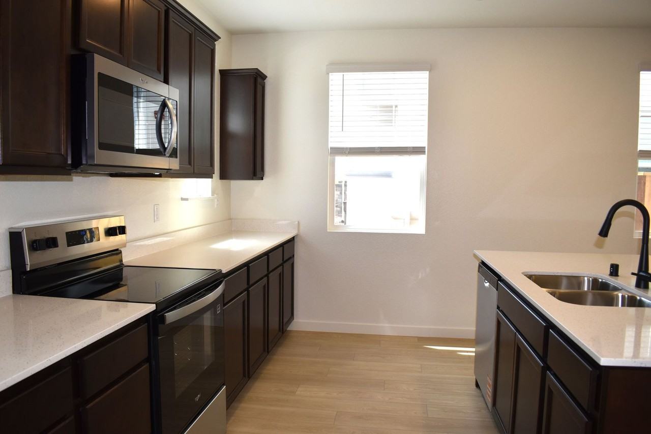 10114 Elise Way - Photo 7 of 22