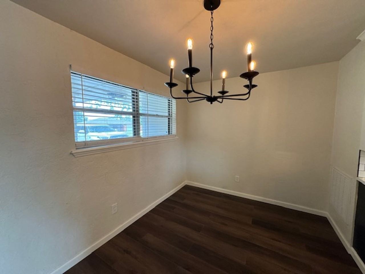 123 Briarwood St - Photo 4 of 16
