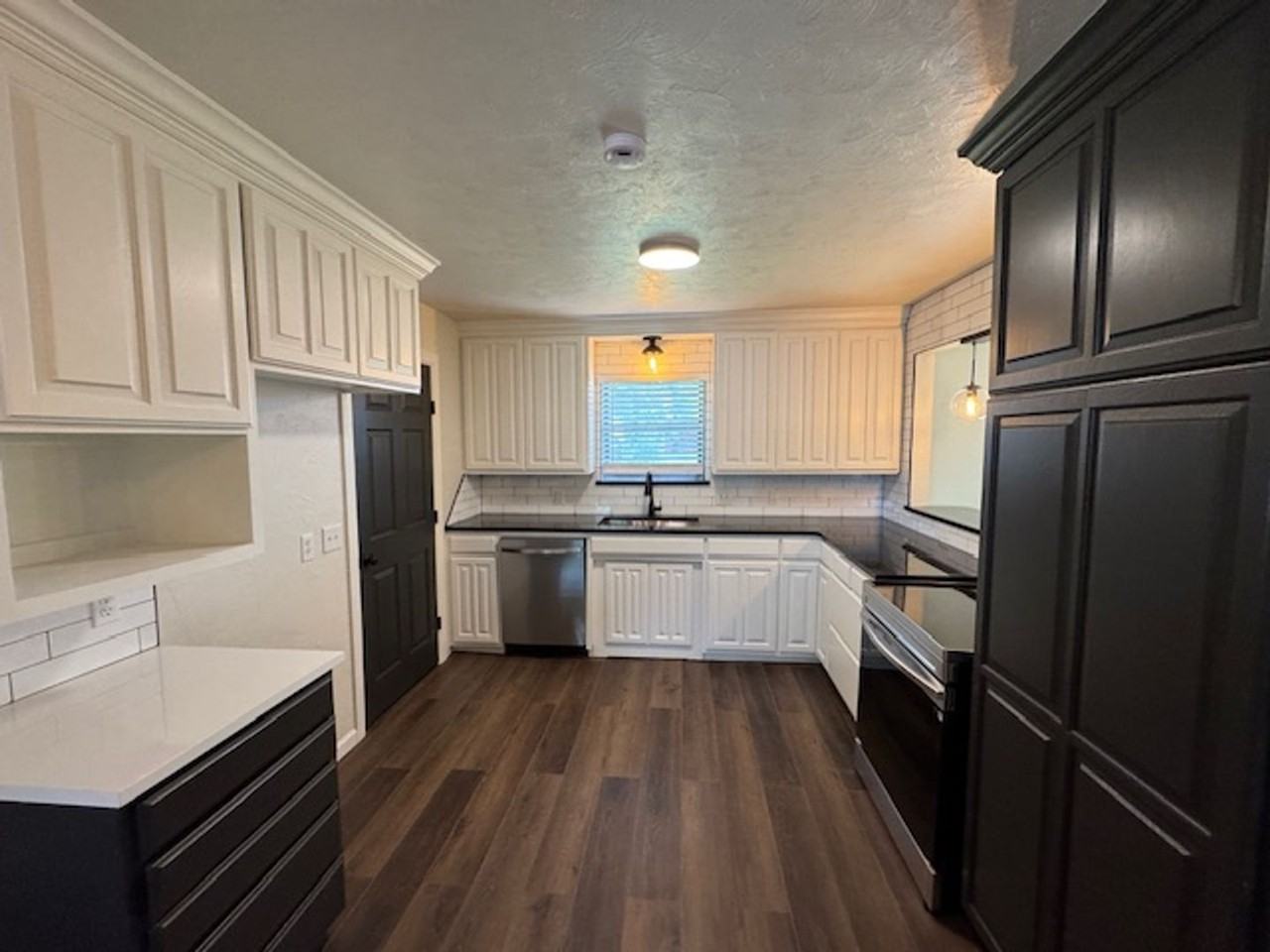 123 Briarwood St - Photo 5 of 16