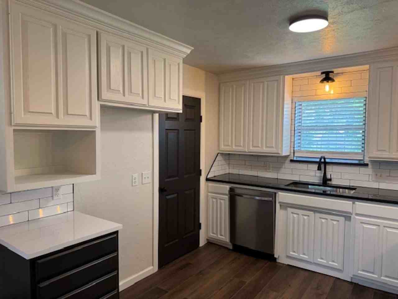 123 Briarwood St - Photo 6 of 16