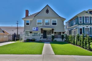 featured image of 2811 Menlo Ave