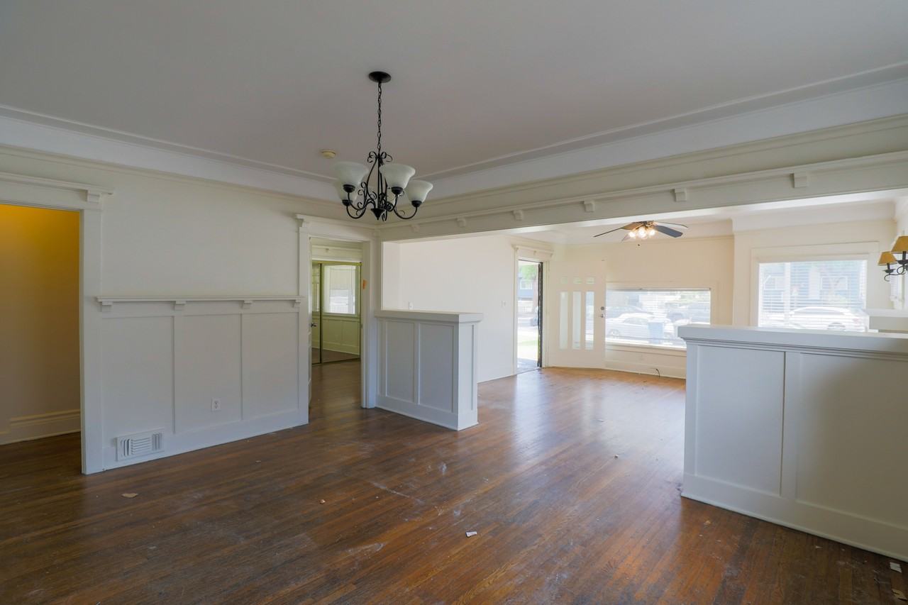 Pisces Victorian Home on Menlo Avenue - Photo 6 of 35