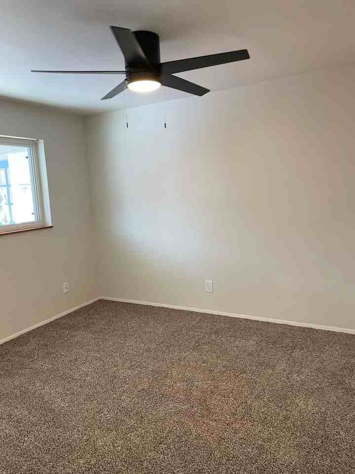 465 N Clarkson St - Photo 5 of 11