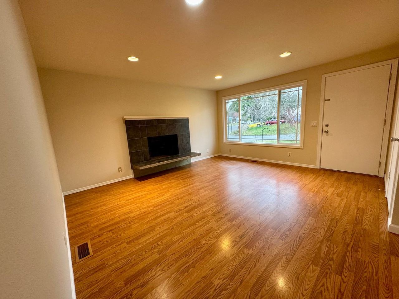 12909 Ne 132nd Pl - Photo 2 of 28