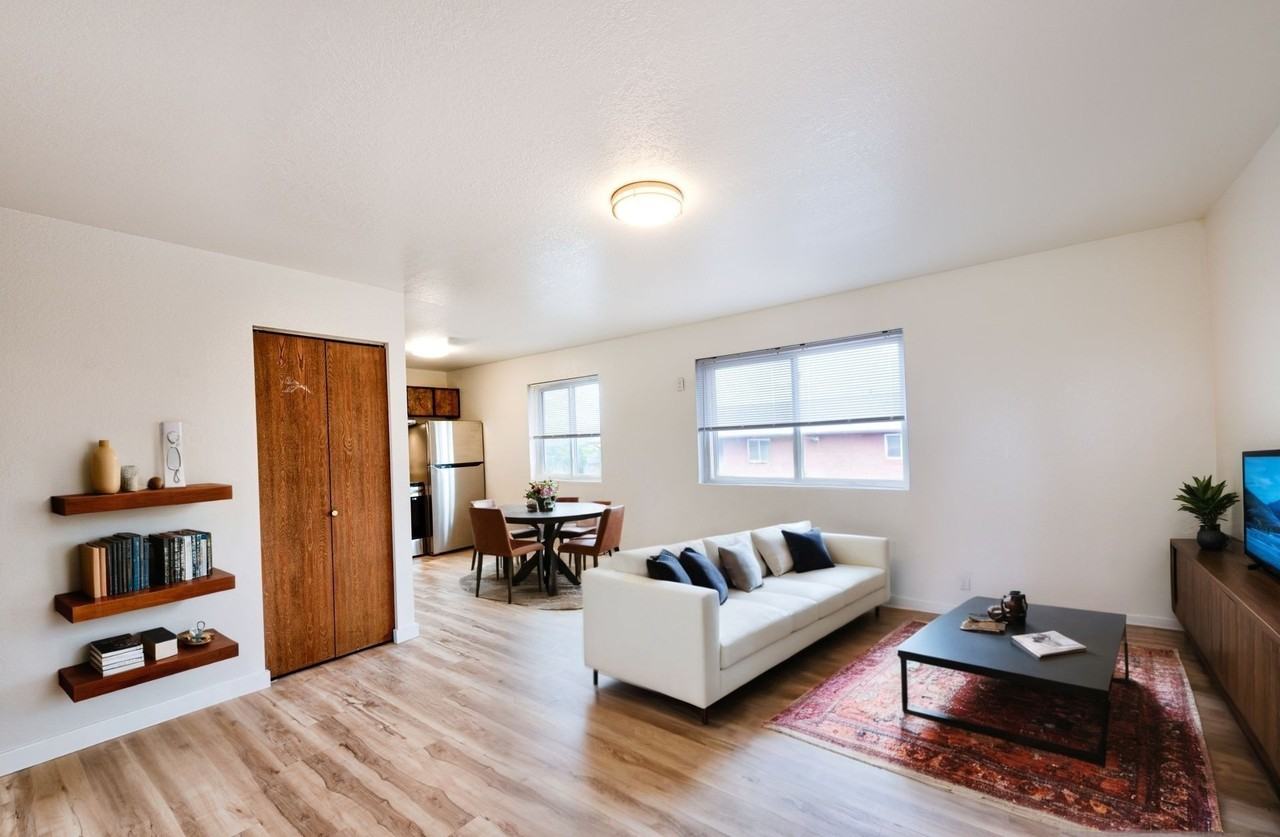 The Crimson Meadows - Photo 2 of 38