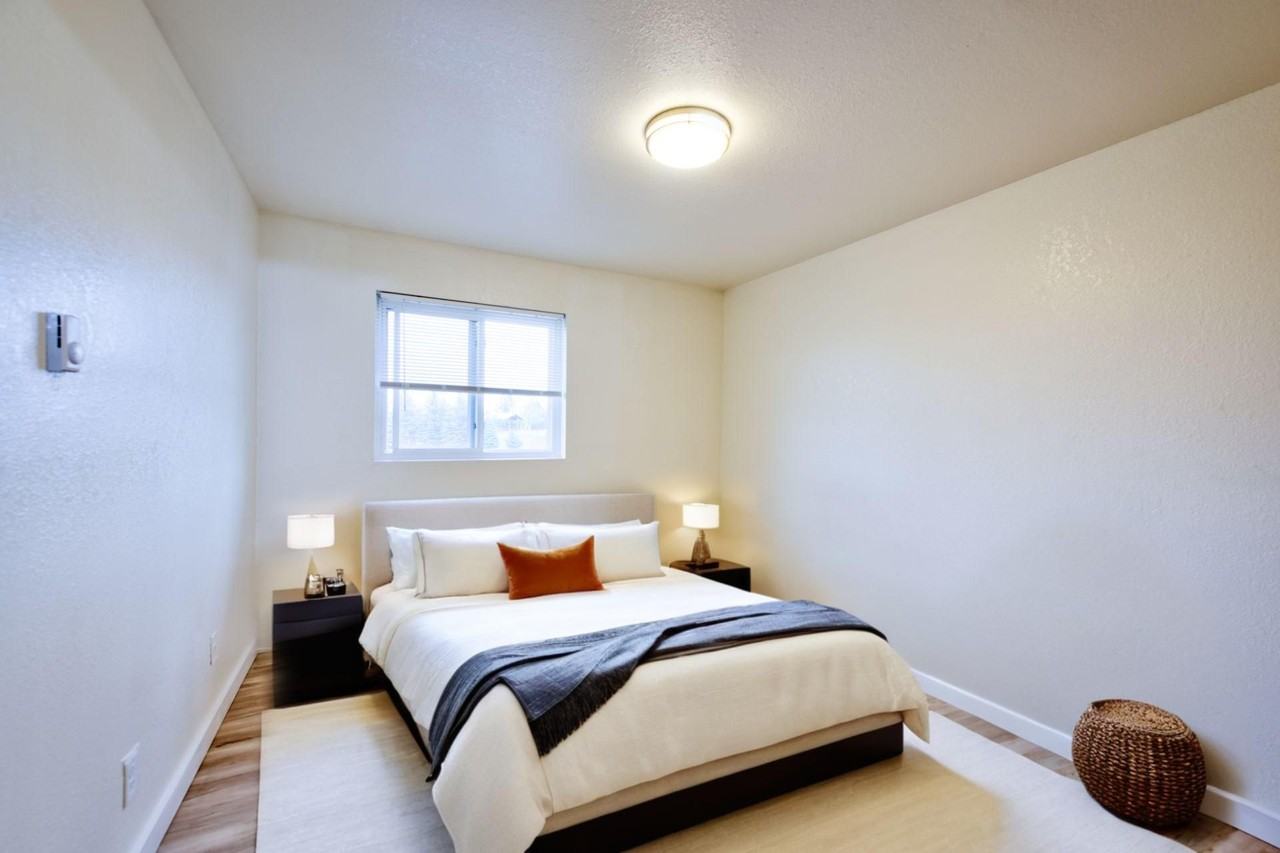 The Crimson Meadows - Photo 4 of 38