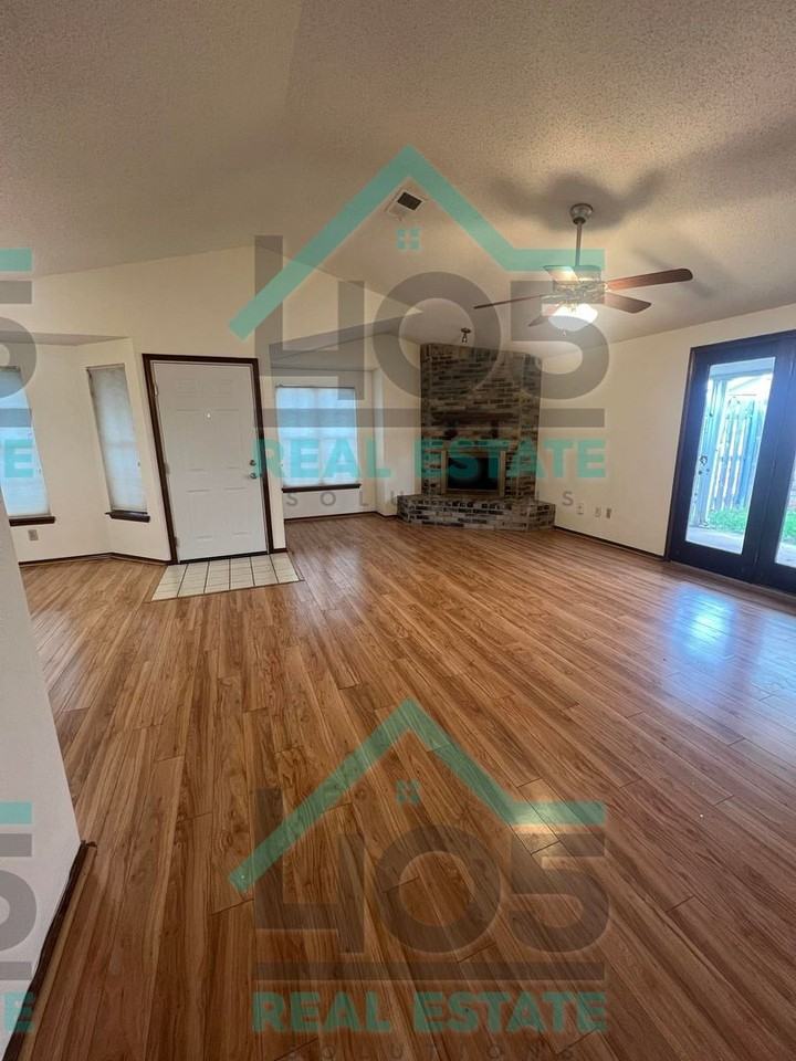 2136 Lonnie Ln - Photo 2 of 14
