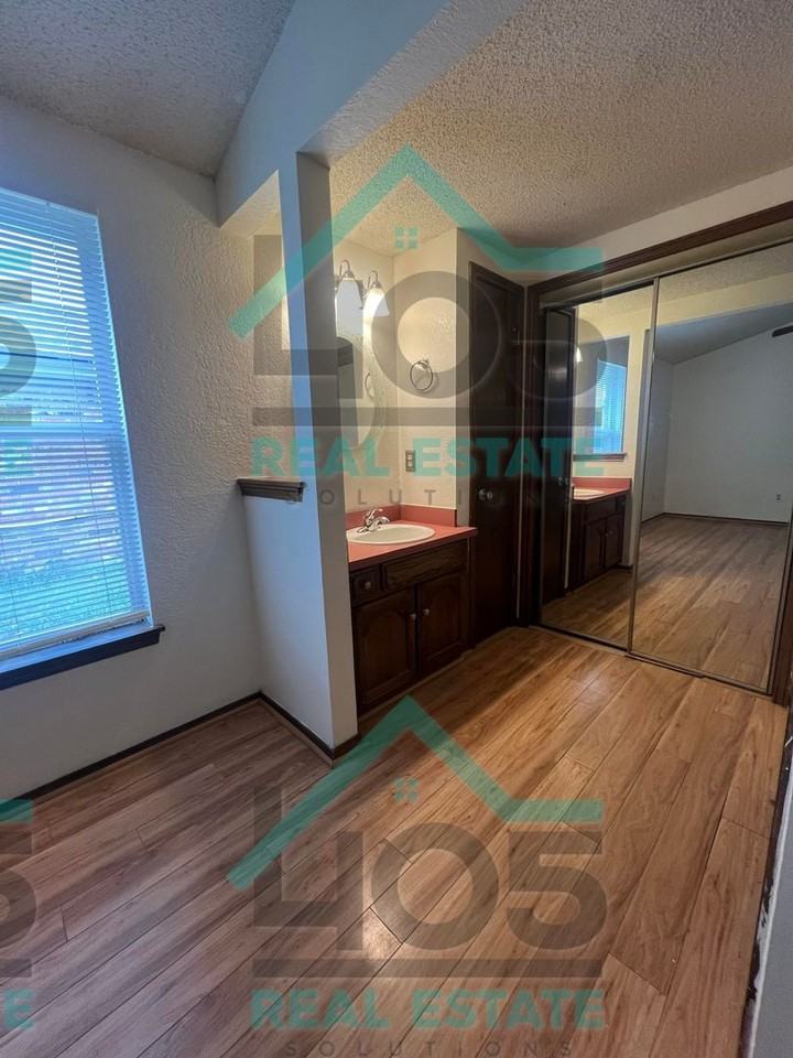 2136 Lonnie Ln - Photo 7 of 14