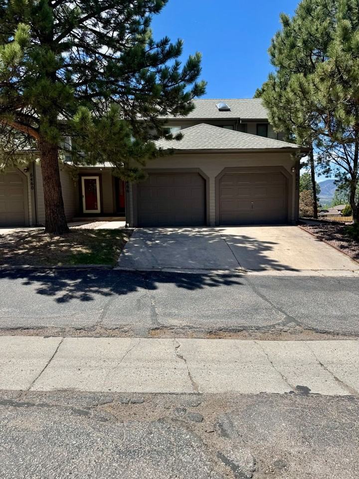 6466 Jonathan Ct - Photo 2 of 19