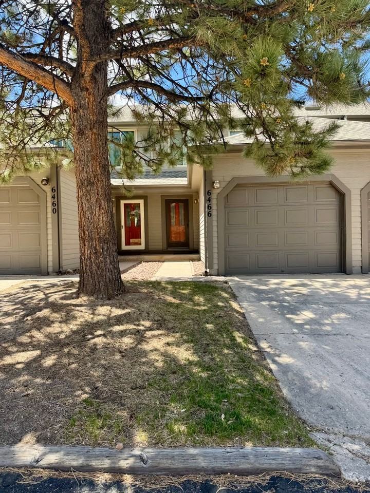 6466 Jonathan Ct - Photo 3 of 19