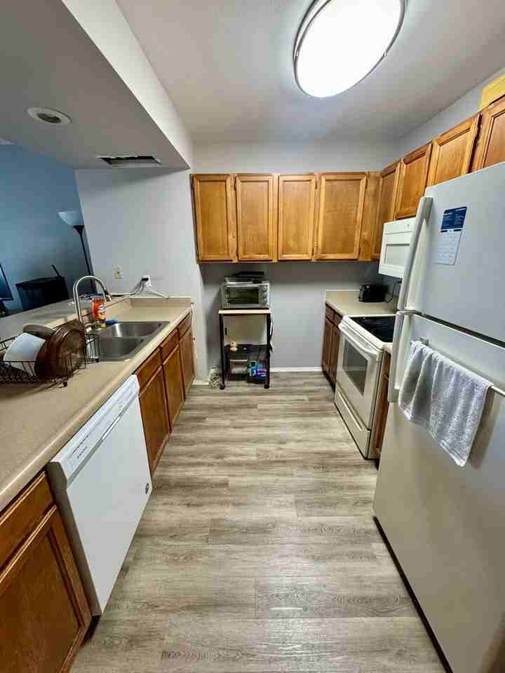 6466 Jonathan Ct - Photo 7 of 19