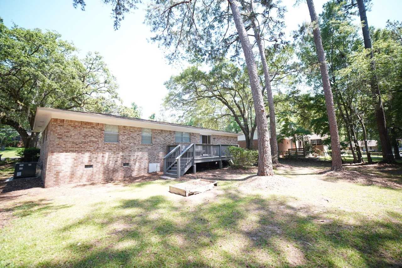 2308 Vincent Dr - Photo 3 of 27