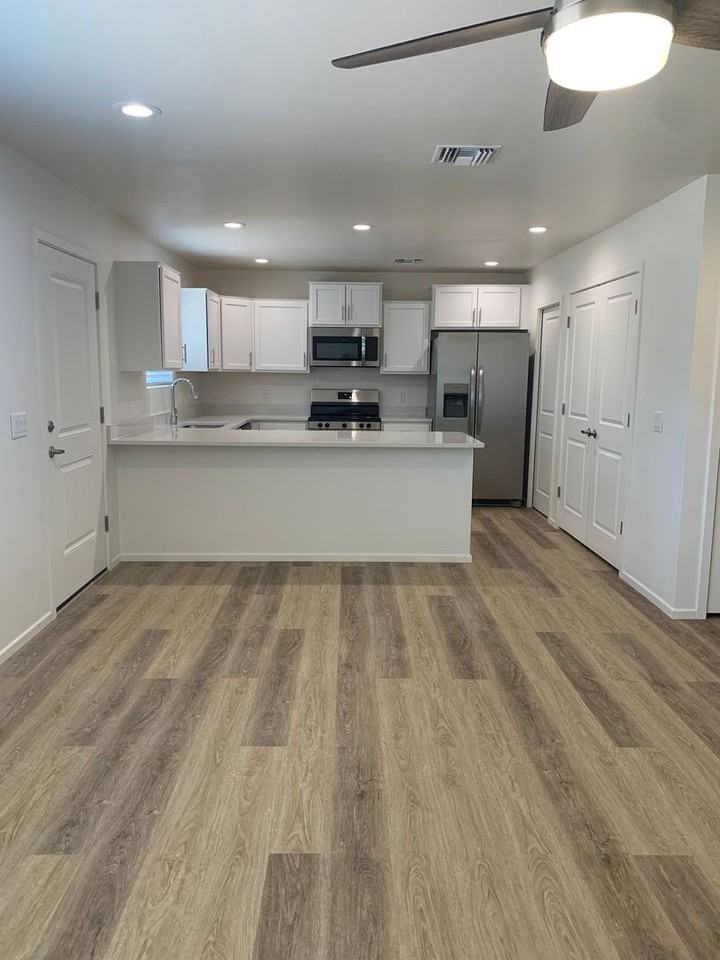 4814 E Hampton St - Photo 5 of 19