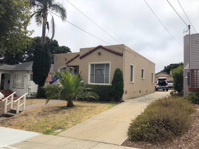 927 W Franklin St - Photo 2 of 24