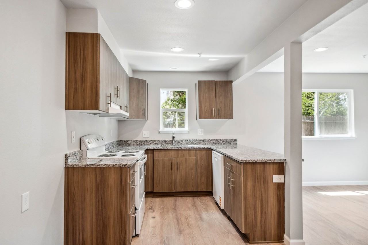 628 Hartnell Ave - Photo 2 of 26