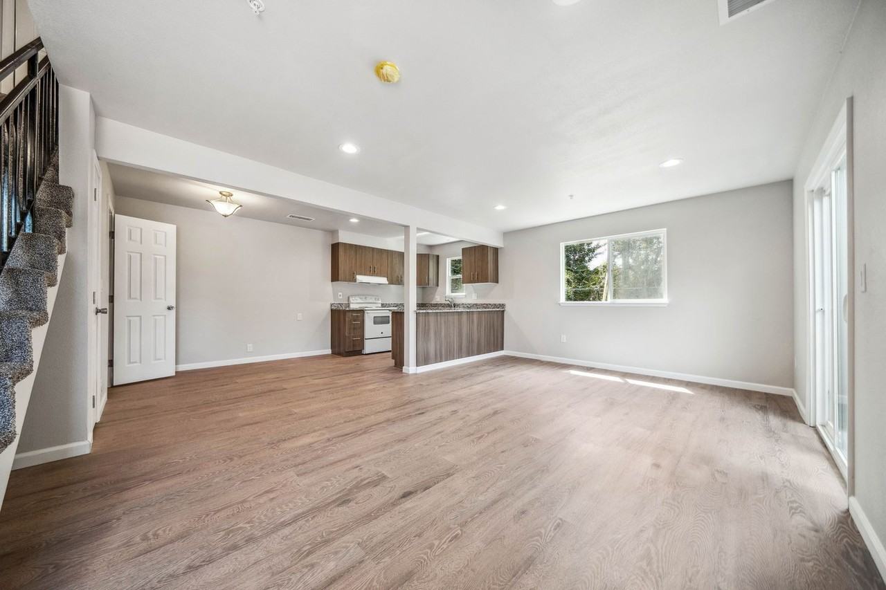 628 Hartnell Ave - Photo 3 of 26