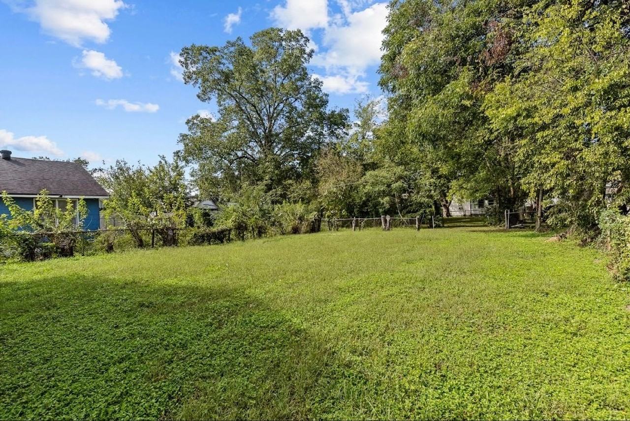 608 Avenue V - Photo 2 of 13