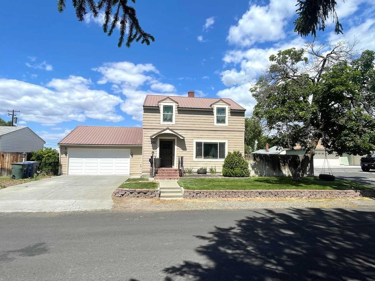 202 Falley St - Photo 2 of 26